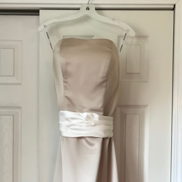 David’s Bridal Gown - Picture 1 of 6